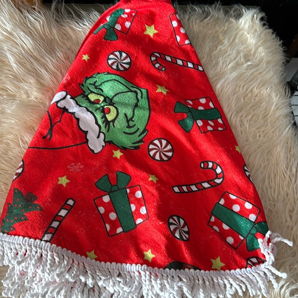 The grinch Christmas tree skirt with tassels